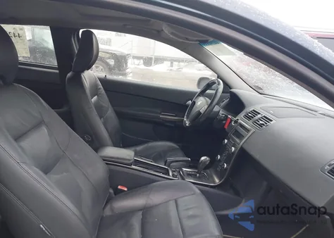 2009 Volvo C30 T5/T5 R-Design z USA, uszkodzony, nr VIN YV1MK672892140329